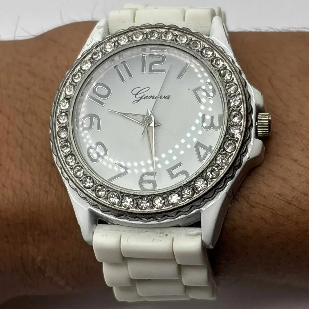 White Retro Analog Men's Watch